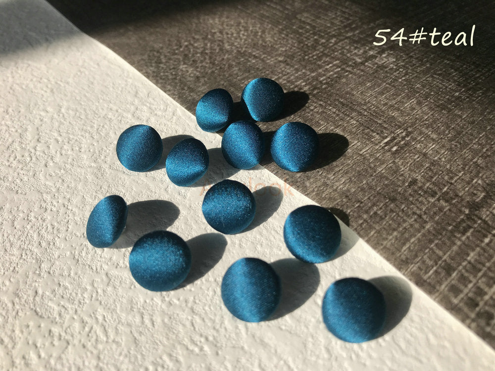 Marineblaue/blaue Seiden-Charmeuse-Knöpfe