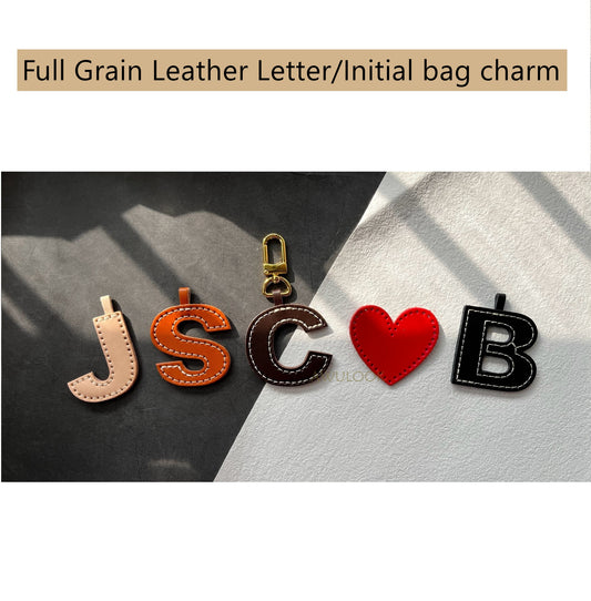 Breloque de sac lettre/initiale en cuir véritable