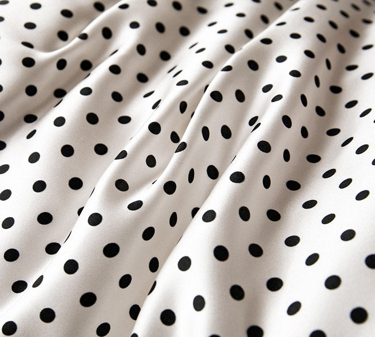 Seiden-Charmeuse mit Polka Dots-Print, 22/19/16 Momme