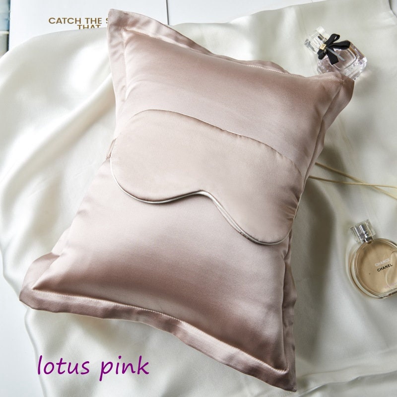 Mulberry Silk Throw pillow and eye mask - Awulook