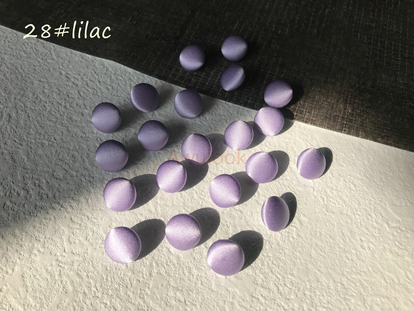 Boutons en charmeuse de soie lilas